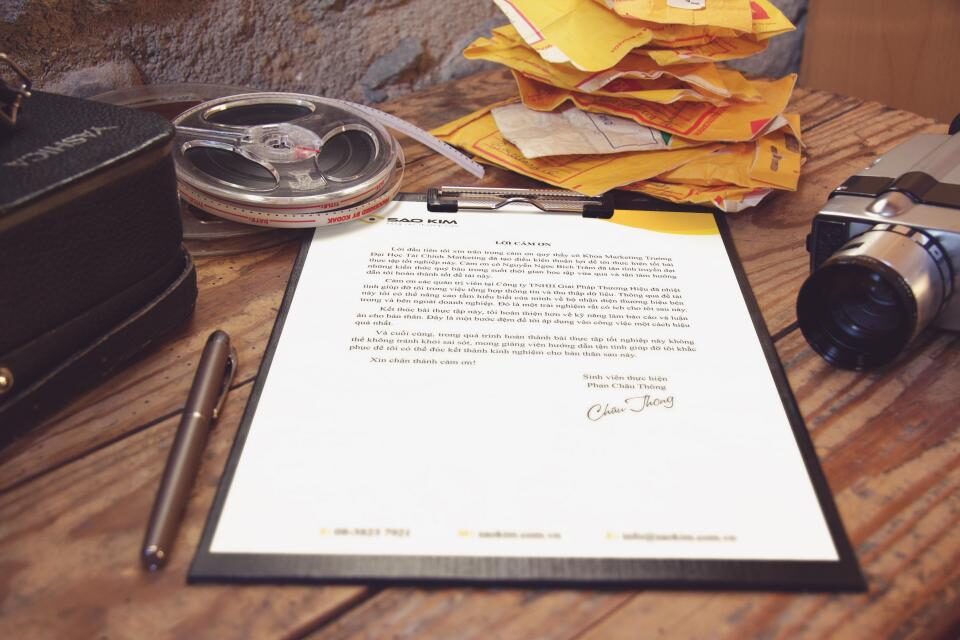 Ondertekend document op een klembord